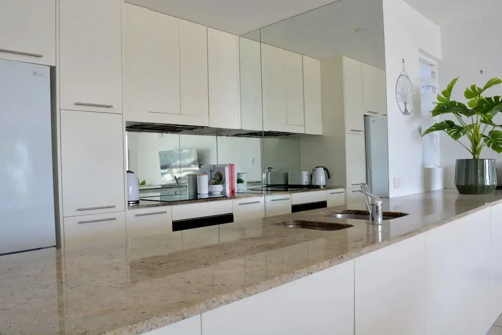 Beachfront 3-bed With Pool & Stunning Ocean Views