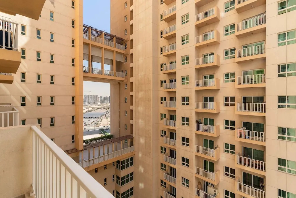 Silkhaus New 1bdr Stay at Dubai Production City in Centrium Tower