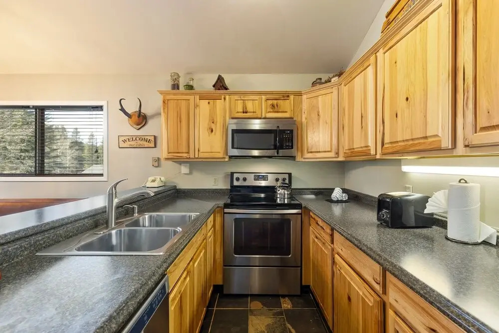 1219 Flying Dutchman 2 Bedroom Condo by Redawning