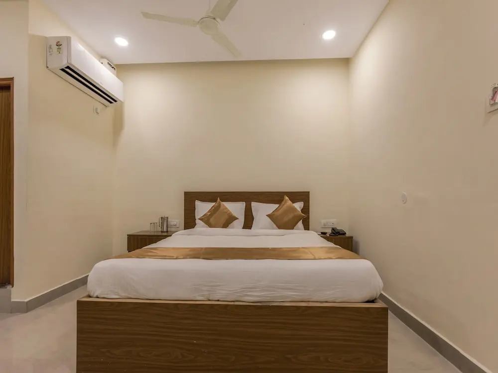 OYO 11676 Nakshatra Grand