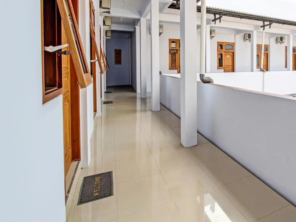 Urbanview Syariah Wisma Nabil Solo