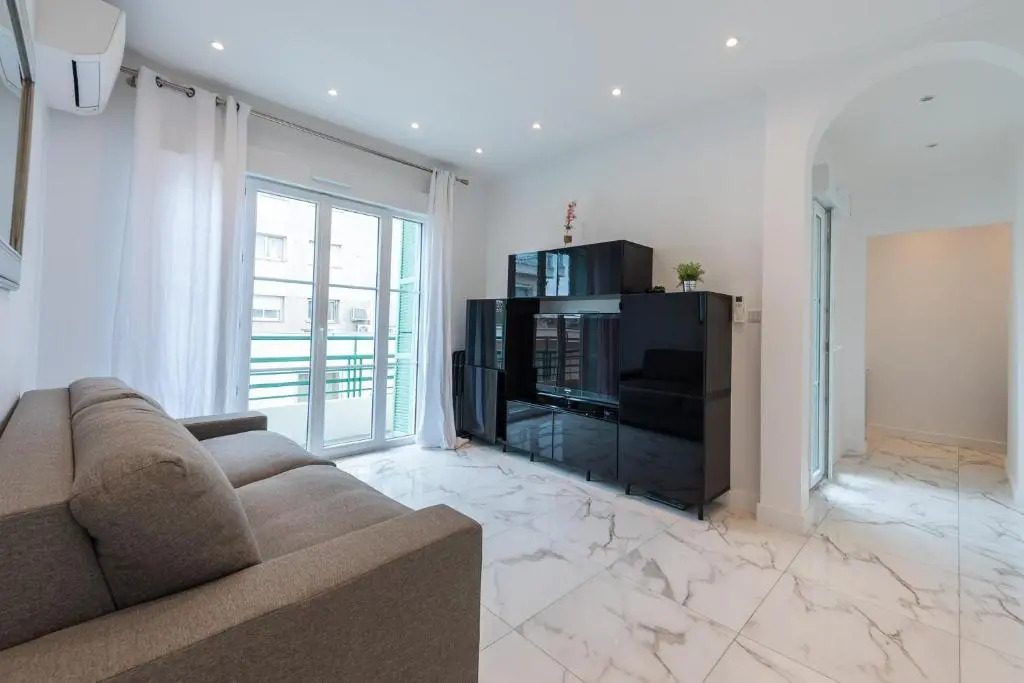 CMG - Bel appartement Juan-Les-Pins / terrasse - 2mn Plage