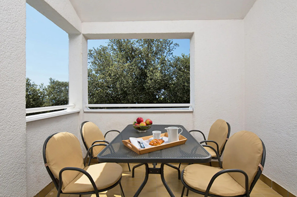Lanterna Resort