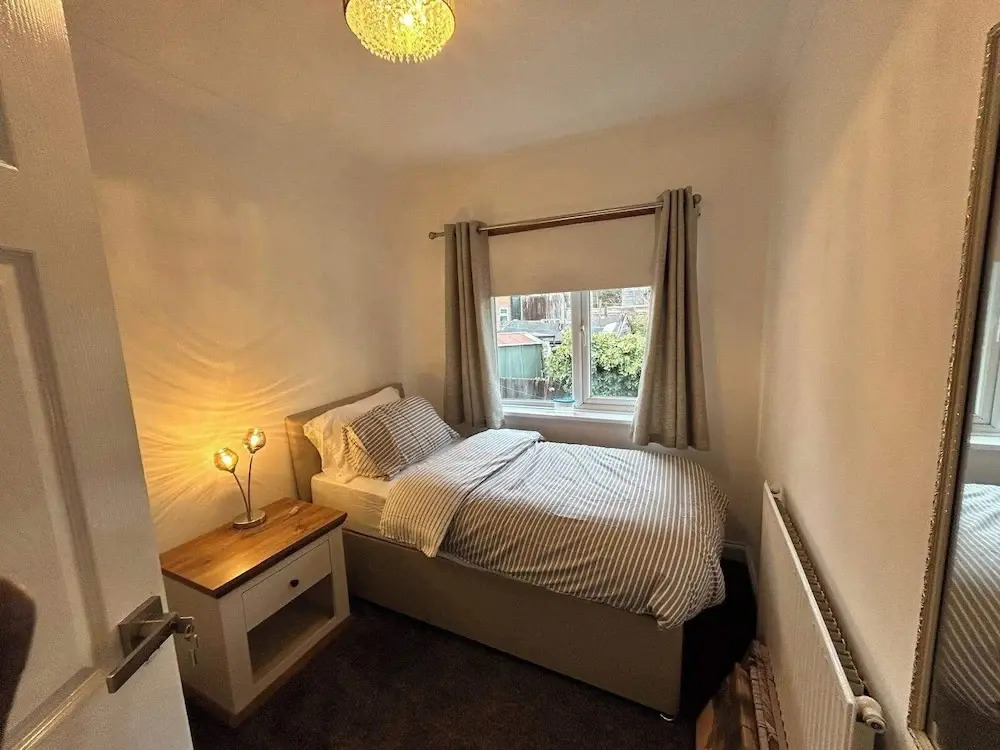 Cosy 3-bed Retreat - Garden, Parking & Bbq