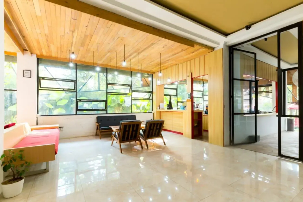 Hotel Kupu Kupu Lembang