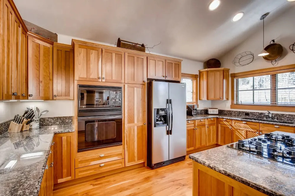 Luxe 4BR w/ Hot Tub on Golf Course