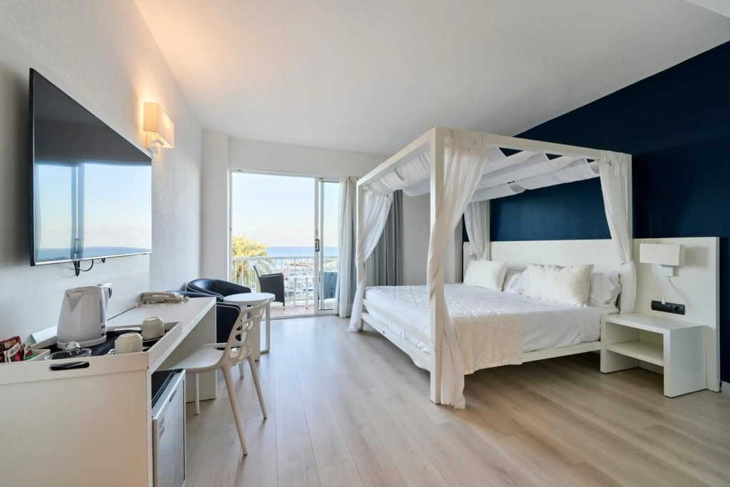 Catalonia del Mar