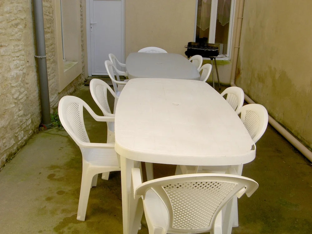 House with 5 Bedrooms in Grandcamp-Maisy, with Wonderful City View, Furnished Terrace And Wifi - 100 M From the Beach