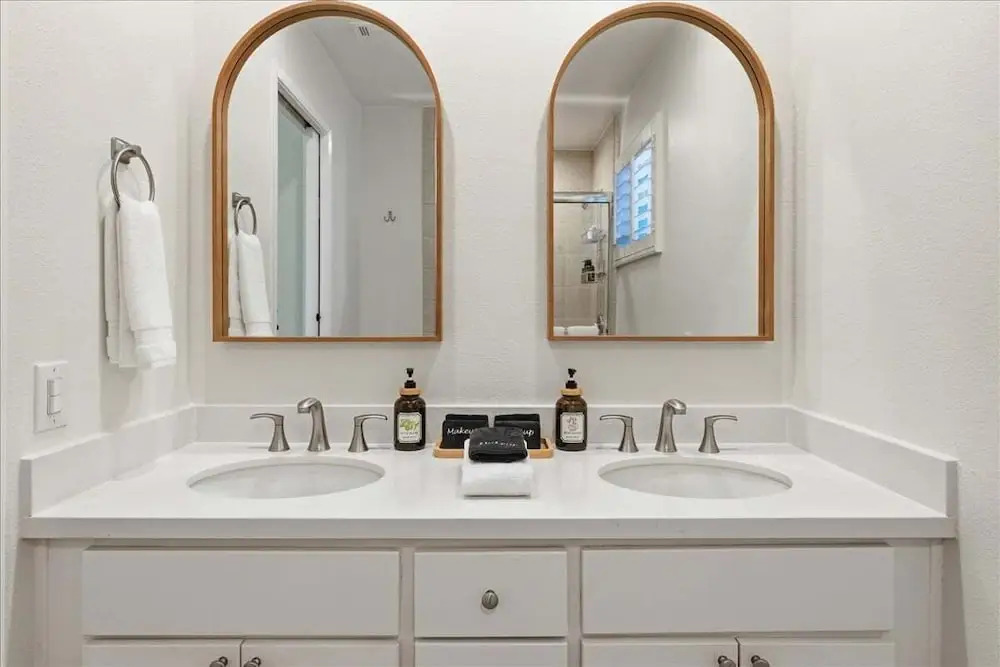Welcome to Casa Cielo Vista, a Bright South Palm Springs Retreat