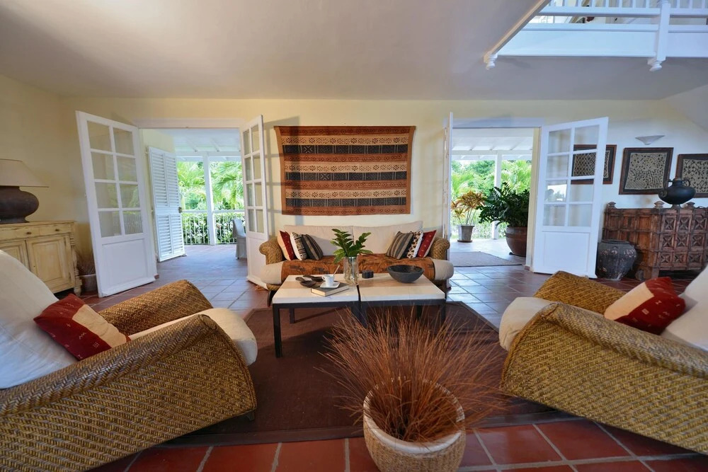 Tropical Villa w/ Pool in Exclusive Enclave, AC, Free Wifi, Pool, Concierge Service, Near Beach!