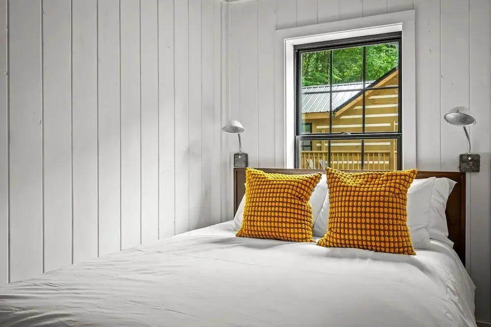 5 Cabins In Gburg Sleeps 16 Firepit & Games