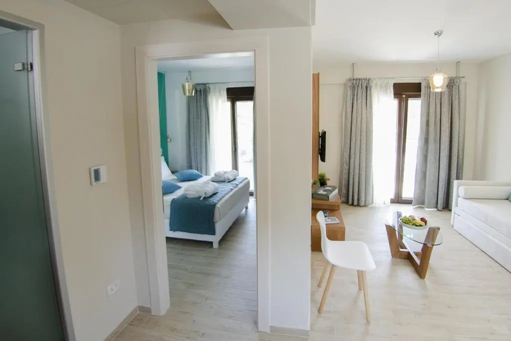 Hatzoudis Luxury Suites