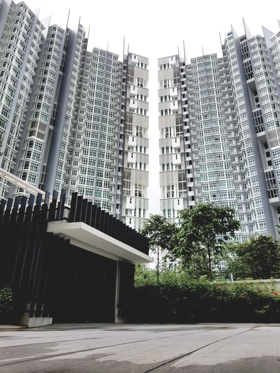 Holi 1Medini Suites