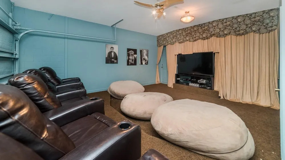 2709 Manesty Lane