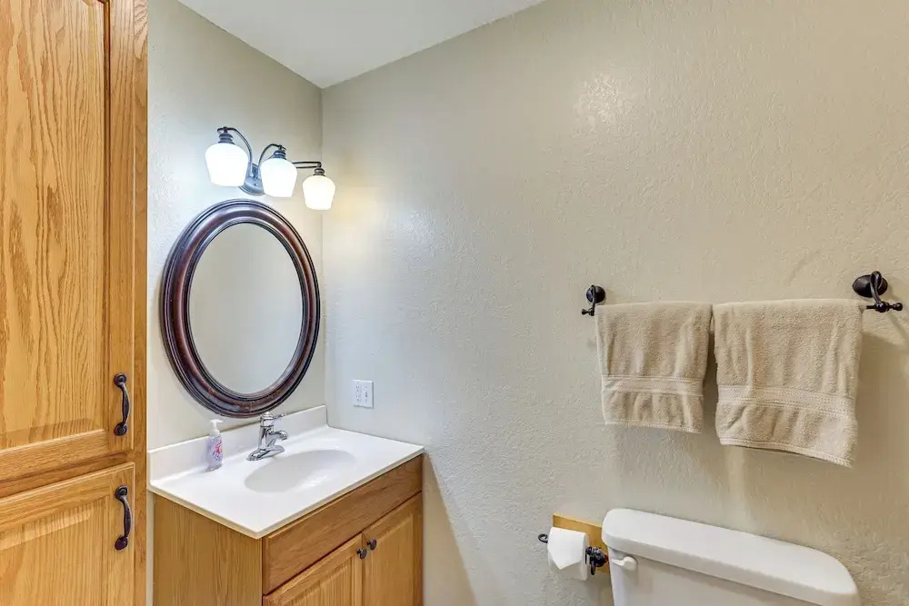Lead Home in the Mountains w/ Hot Tub + Views!