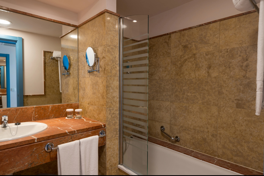 Iberostar Waves Playa Gaviotas All Inclusive