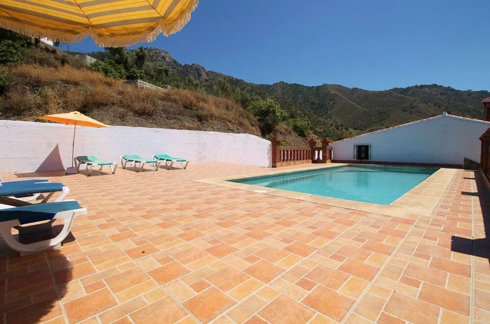 1075 Villa Rosa
