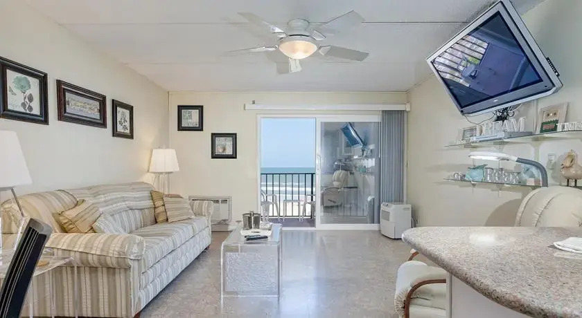 Beachers Lodge 425 by Vacation Rental Pros