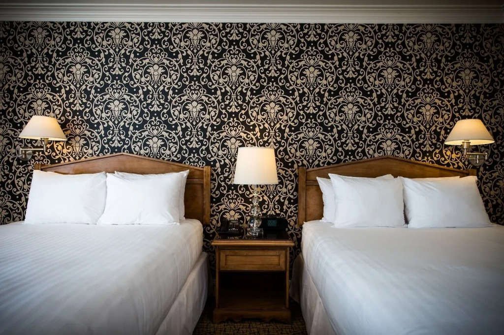 The Lafayette Hotel, Swim Club & Bungalows