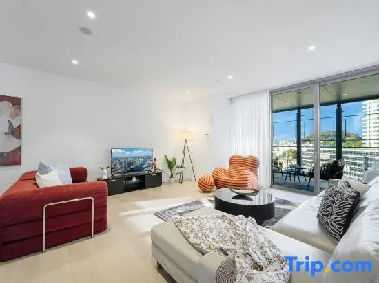 Spacious 3BR in Barangaroo | Free Parking | CBD