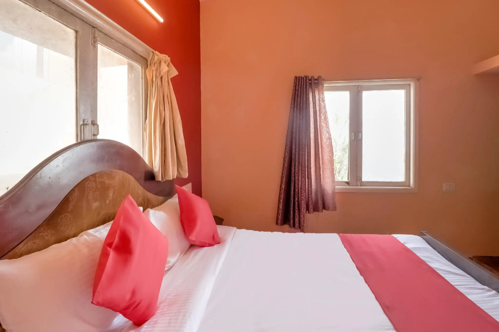 OYO 70195 Green Castle Resort