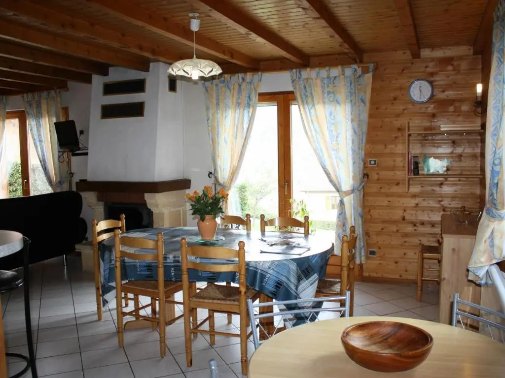 Chalet spacieux à Gérardmer avec terrasse et équipements familiaux - FR-1-589-65