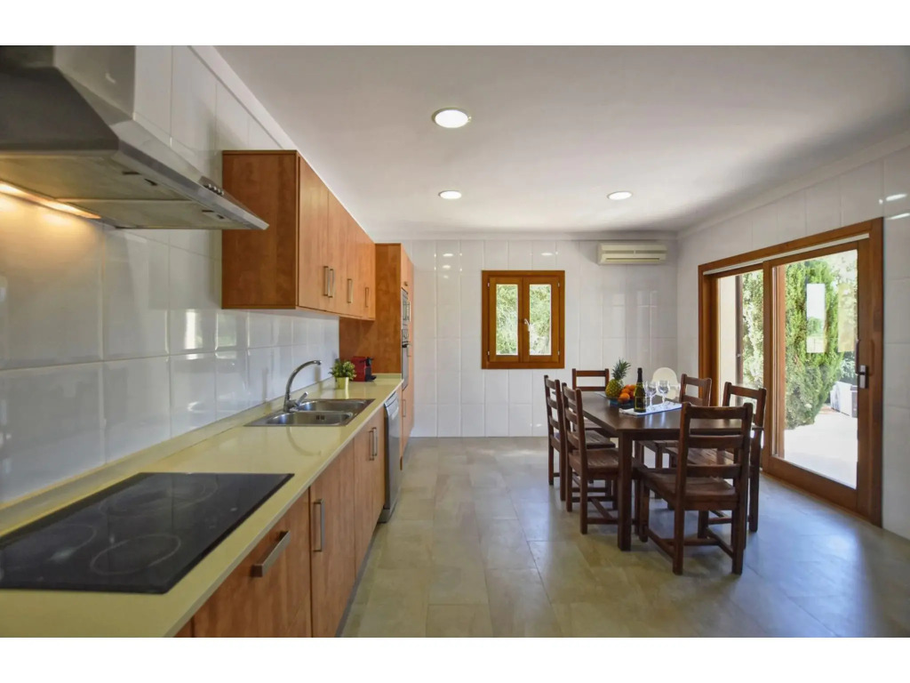 Luxurious country house with pool near the town of Alcudia