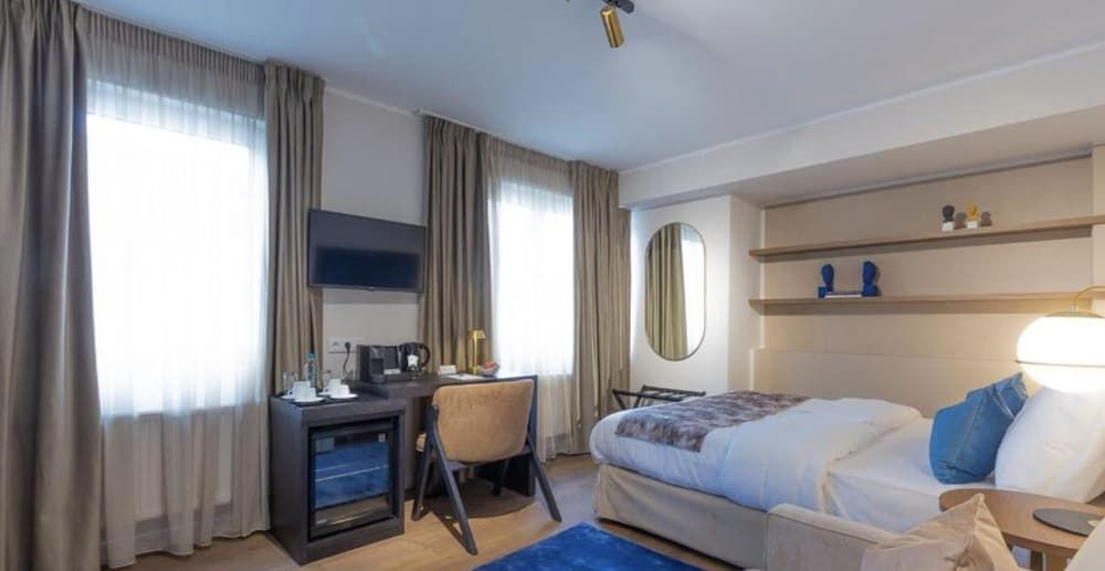 Delphi Hotel & Restaurant