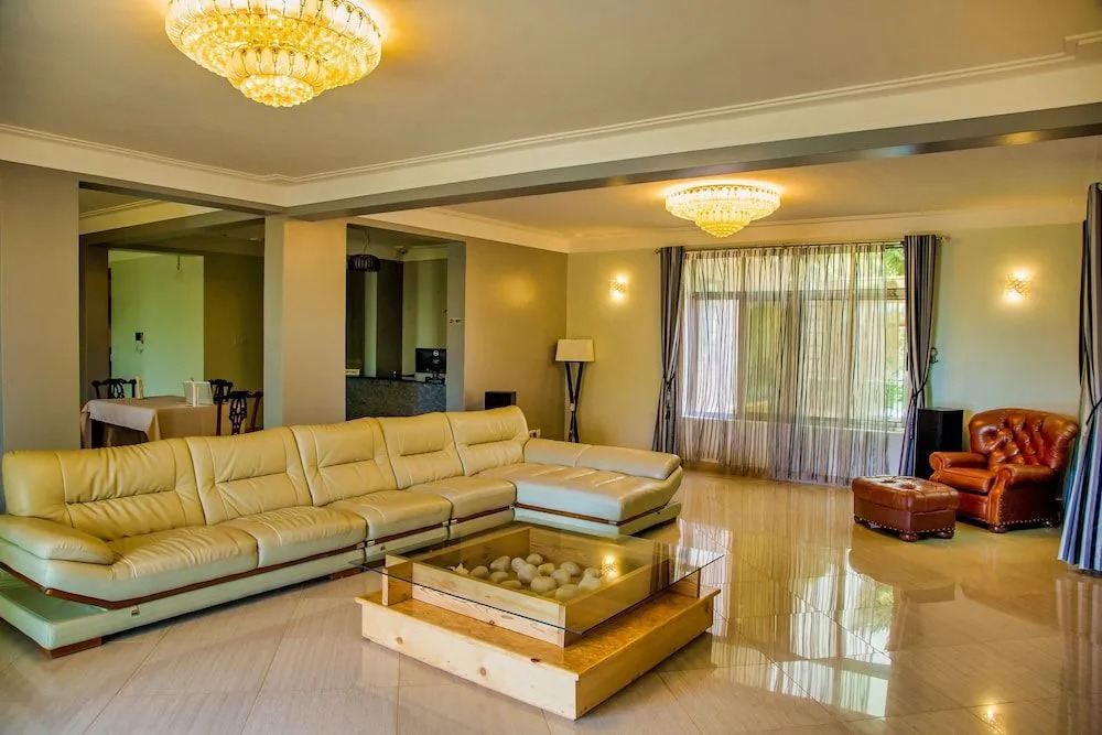 Lakepoint Villa