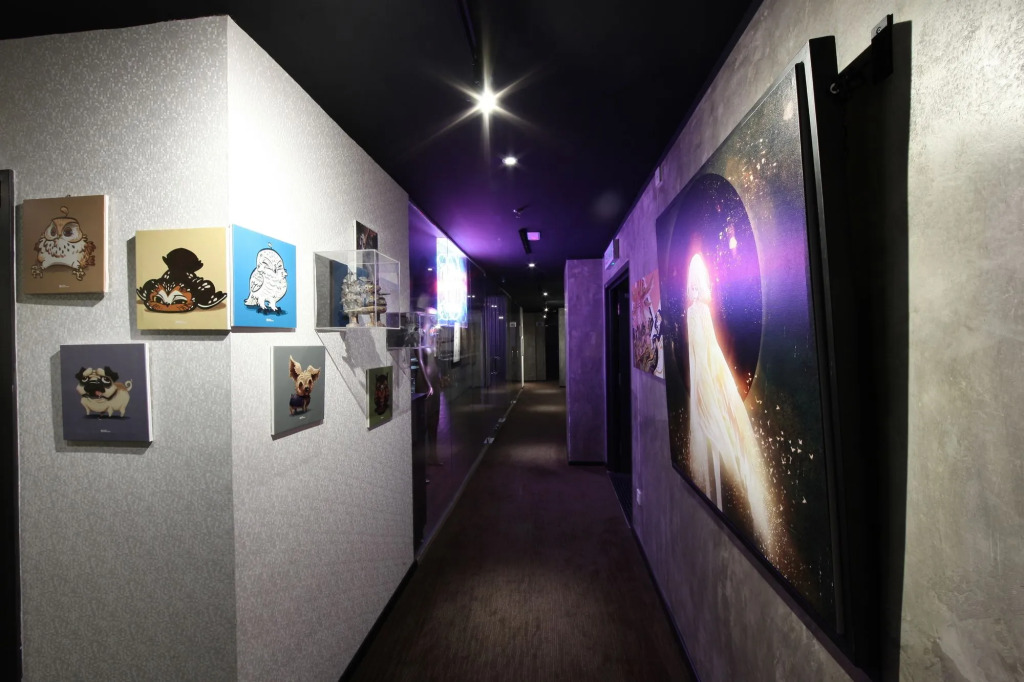 The Hulo Hotel Gallery
