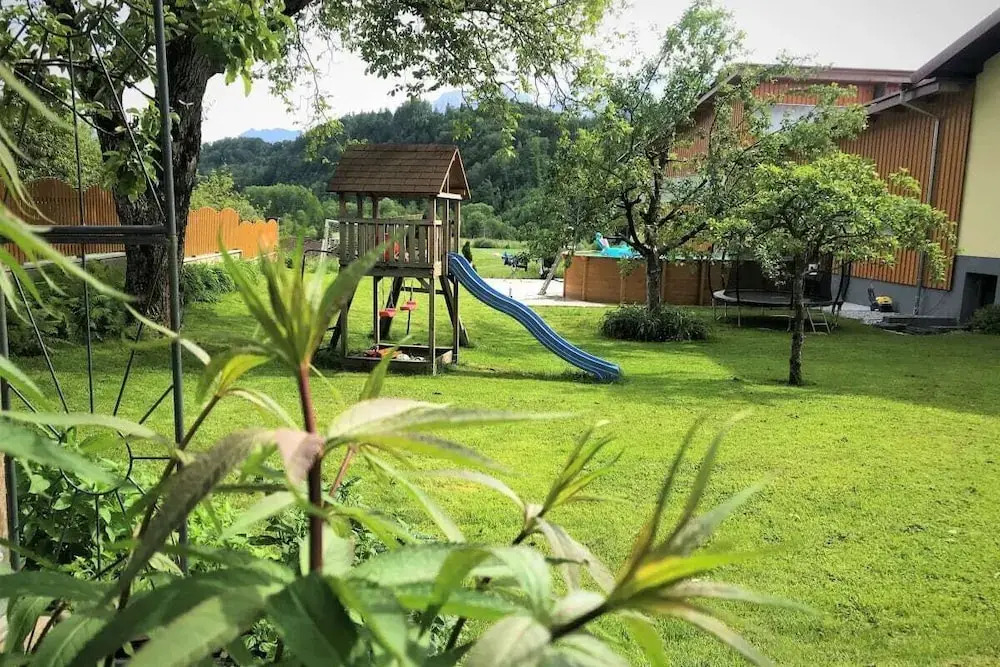 Apartment Motzenhof - Stadtnähe Salzburg - modernes Bauernhoferlebnis inklusive
