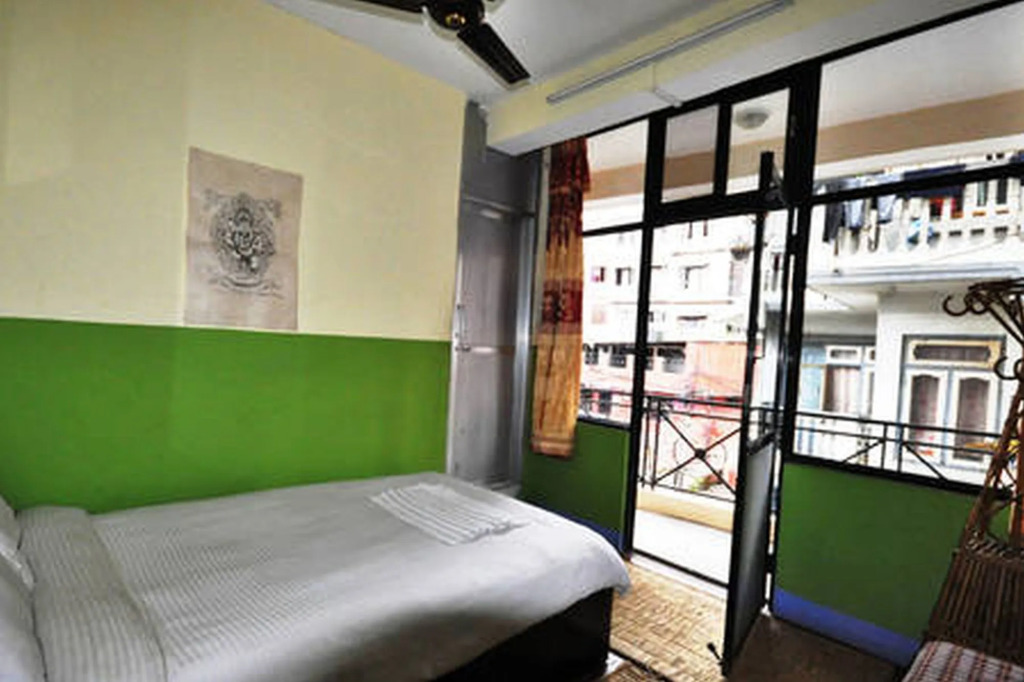 Metro Eco Hotel