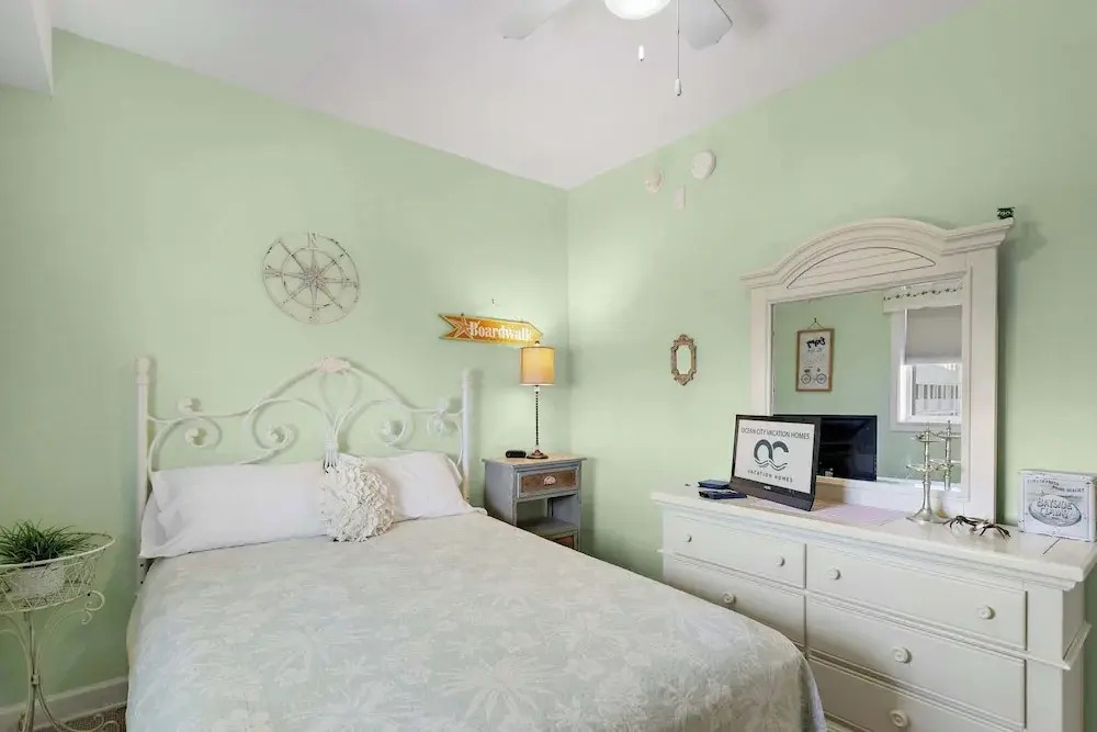 Maresol 310 Bayfront 3BR Condo, Sunset Views, Jetted Tub & Pool