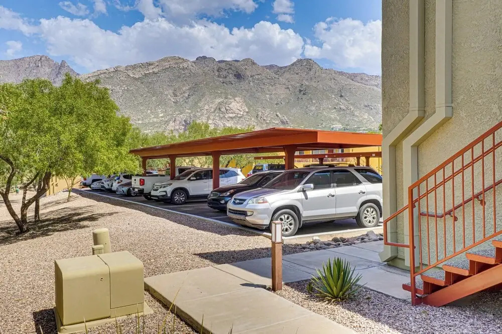 Pool & Hot Tub Access! Catalina Foothills Condo