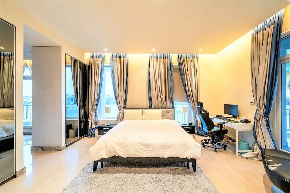 Ultimate Luxury sea front villa with private pool Palm Jumeirah