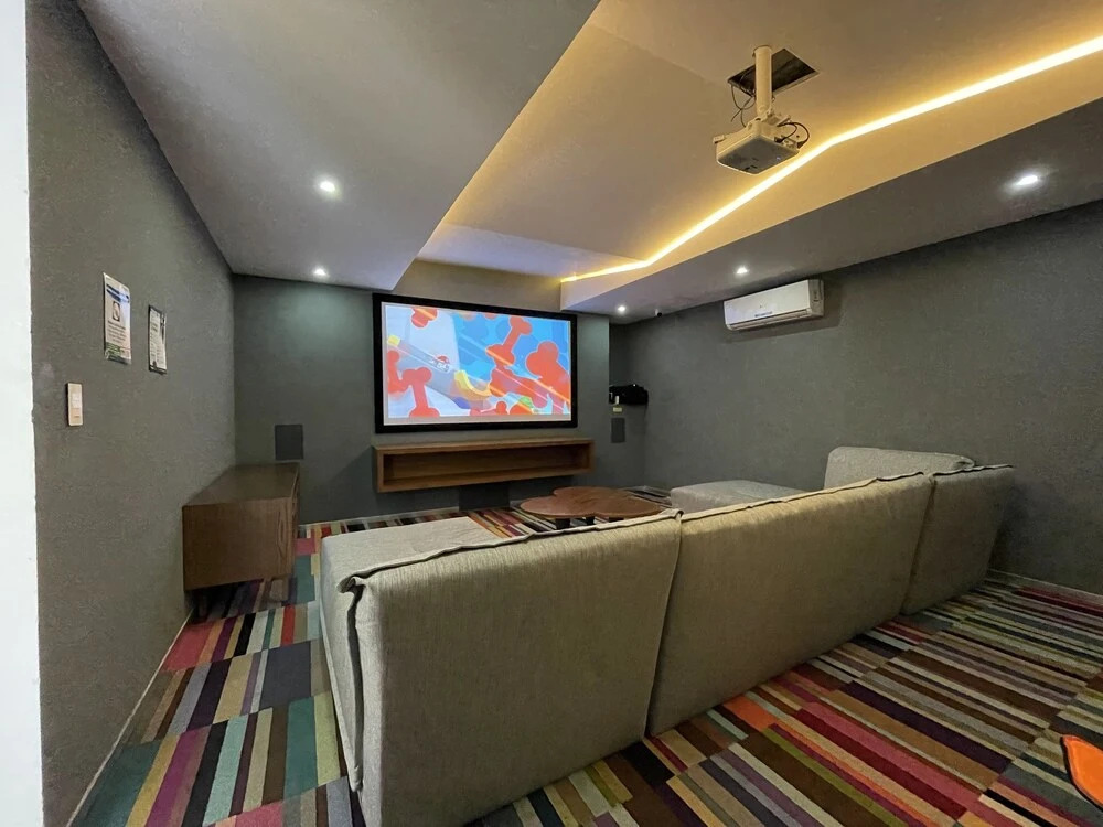 New Downtown Loft With Gym-Spa-Cinema