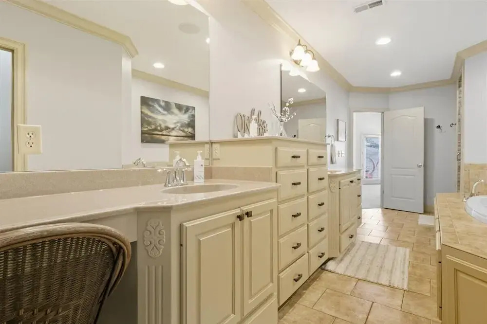 Luxury Lakefront Escape w/ Heated Pool, Hot Tub & Theater