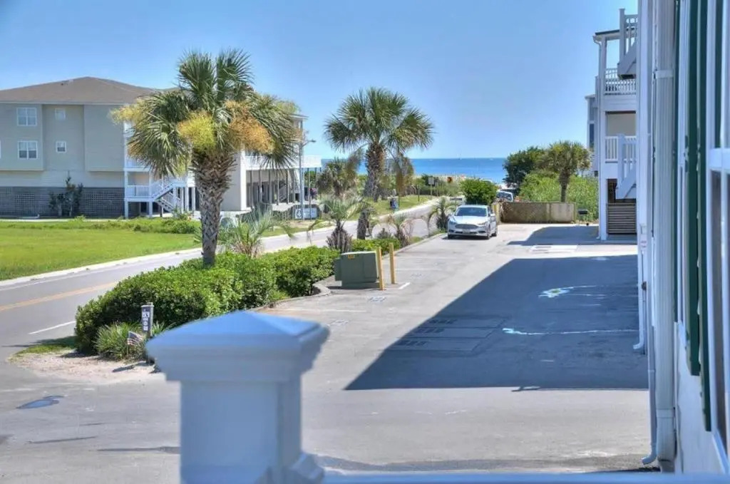 Ocean Walk 5103