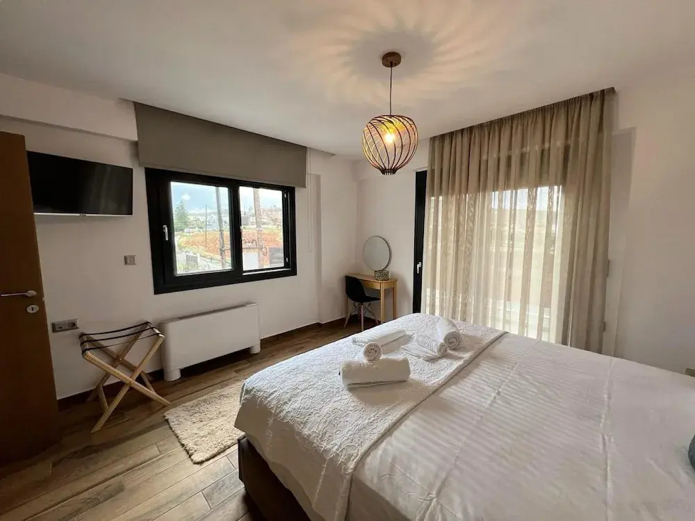 Elegant Stylish Villas with Shared Pool in Crete