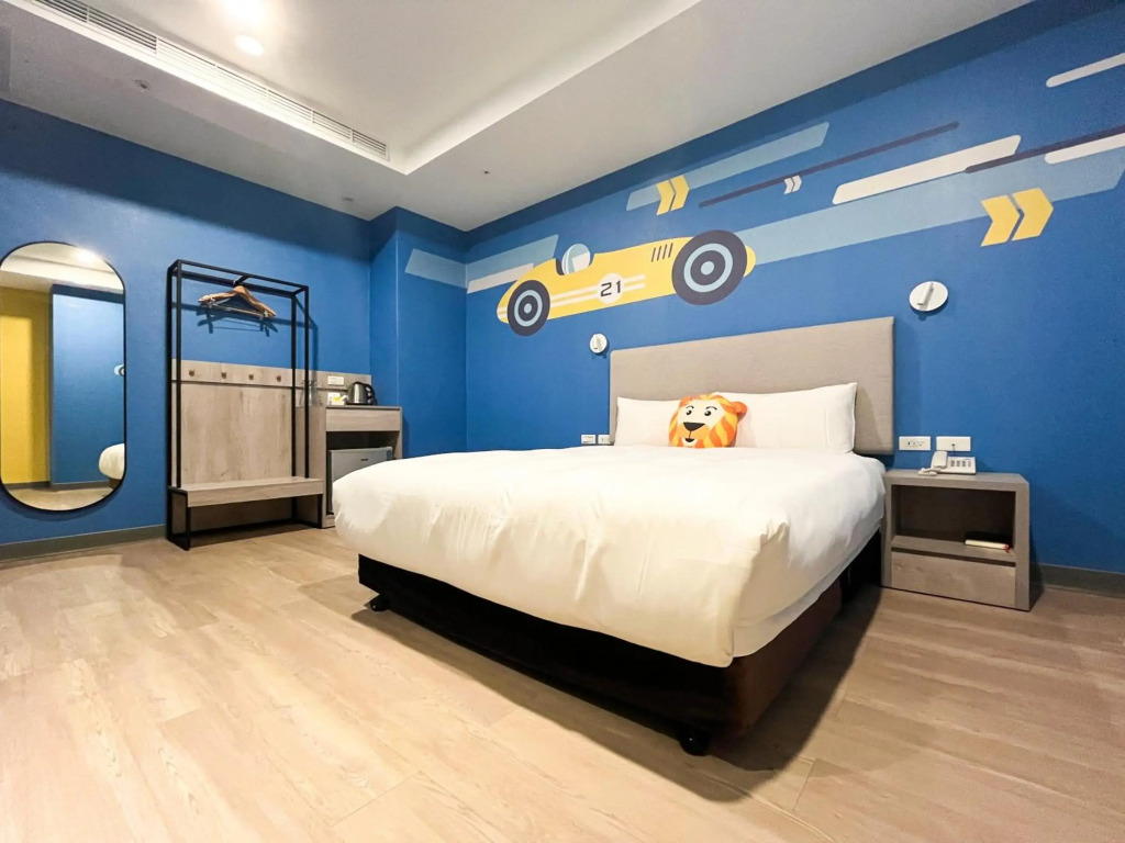 Holiday Garden Hotel SKM Park
