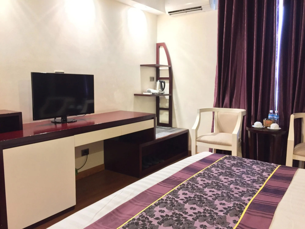 Golden Lotus Halong Hotel