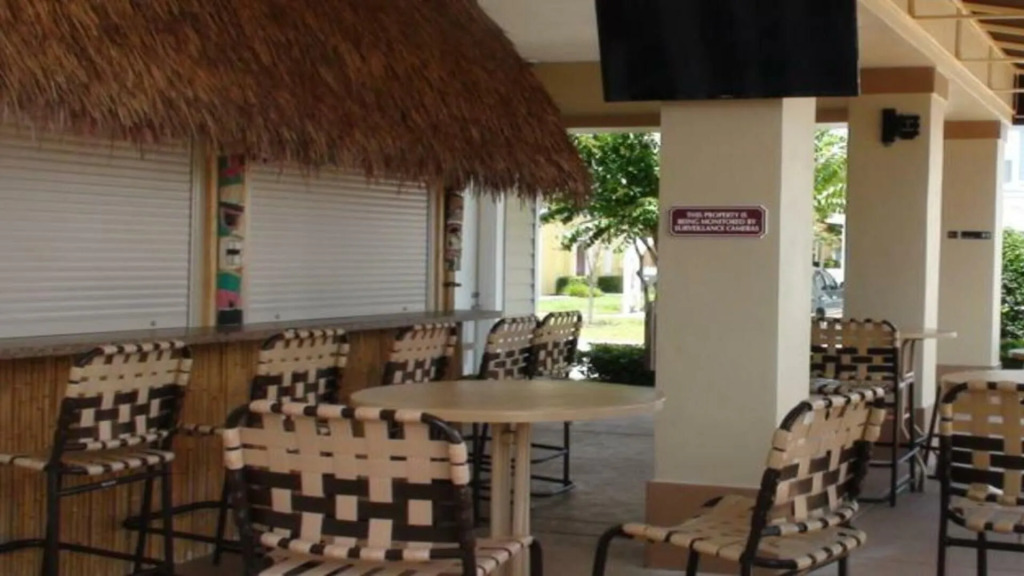 Ec21ha - 3 Bedroom Townhome In Villas at Seven Dwarfs Lane, Sleeps Up To 6, Just 6 Miles To Disney