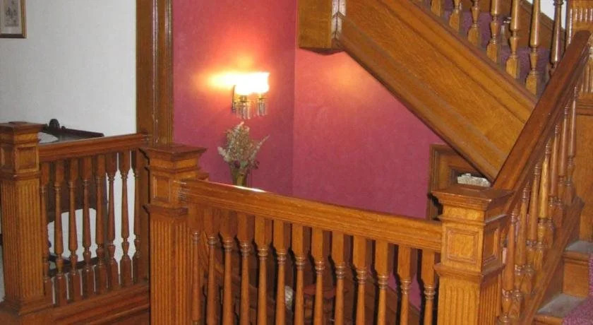 Olde Judge Mansion B&B