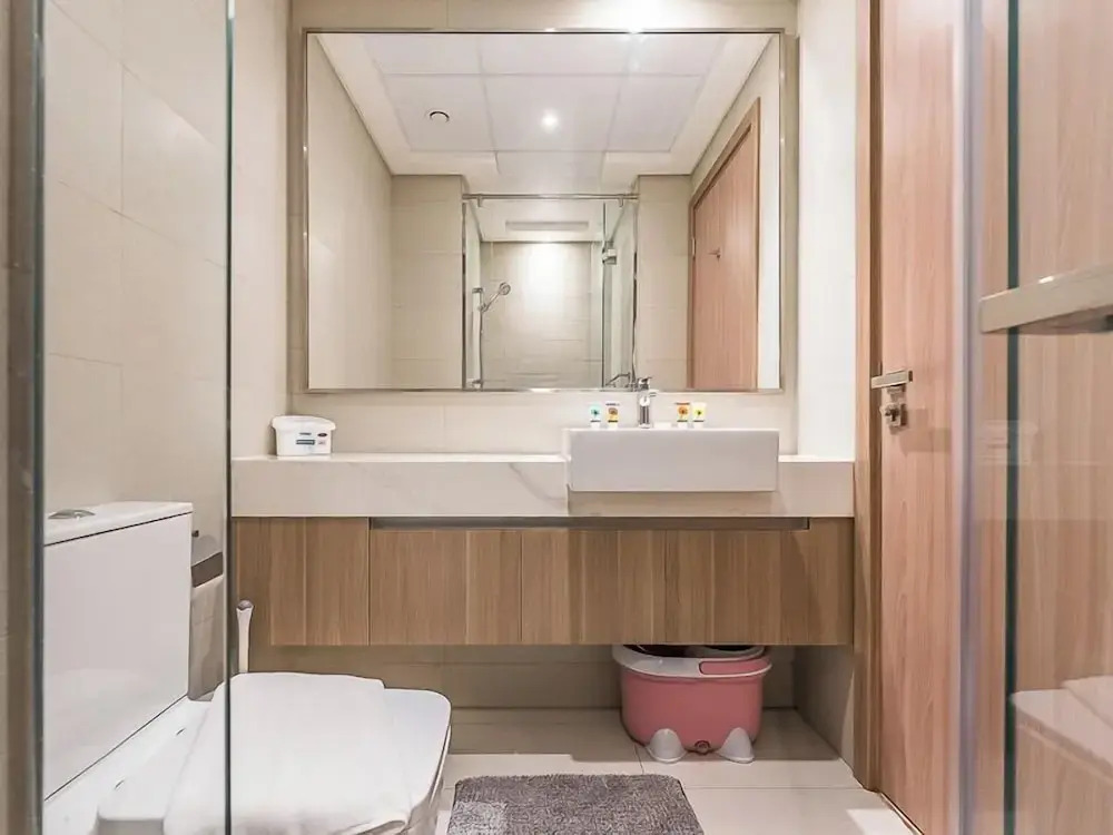 Relaxing Studio Retreat in Vibrant Meydan City,