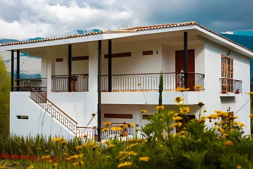 El Solaz Suites By Honnor Living