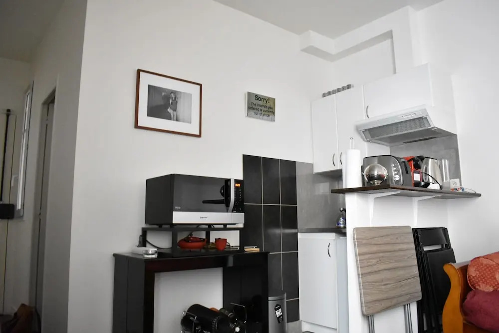 Simplistic 1 Bedroom Apartment in 17th