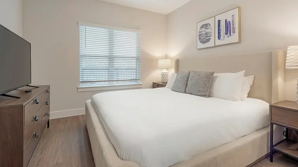 Landing Apartments near Navarro ISD