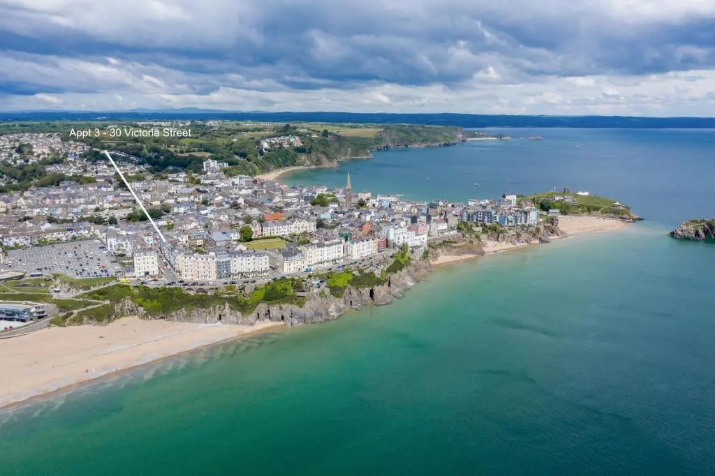 Caldey Bay Apartment - Lovely Sea Views