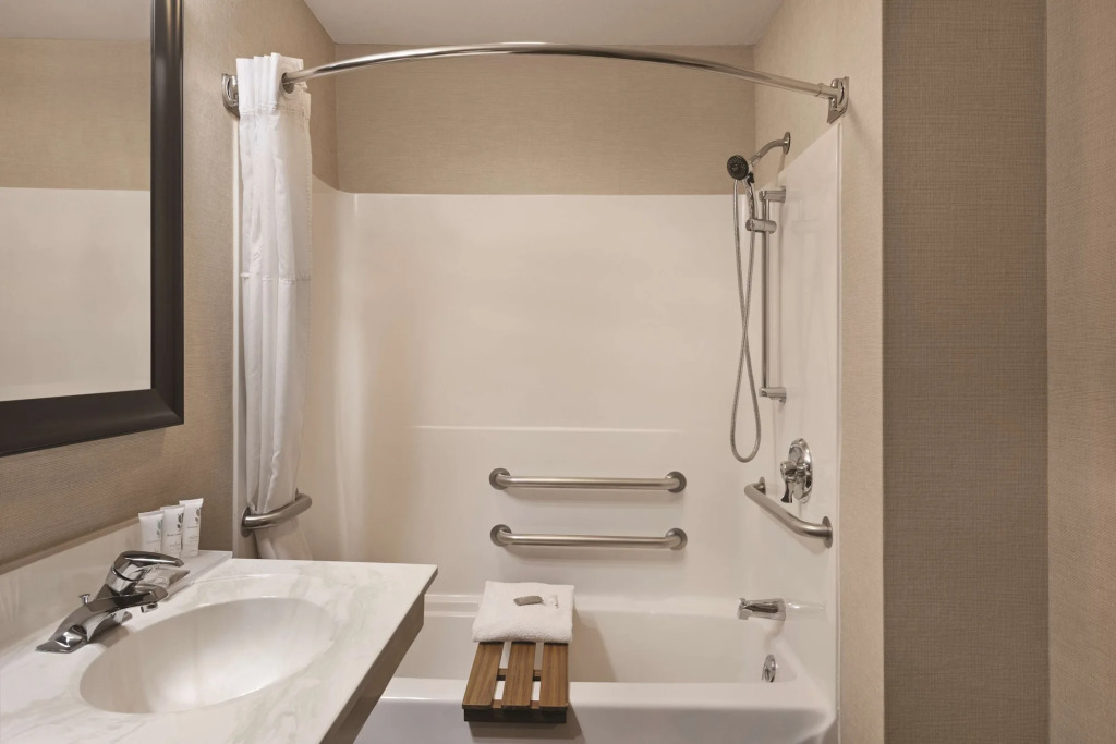 Country Inn & Suites by Radisson, Madison, WI