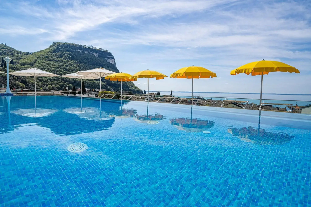 Sky Pool Hotel Sole Garda